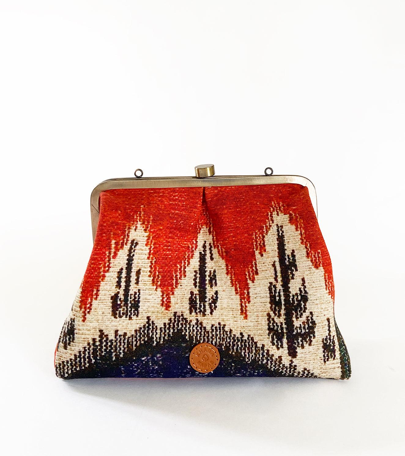Lila clutch - Khara Kapas