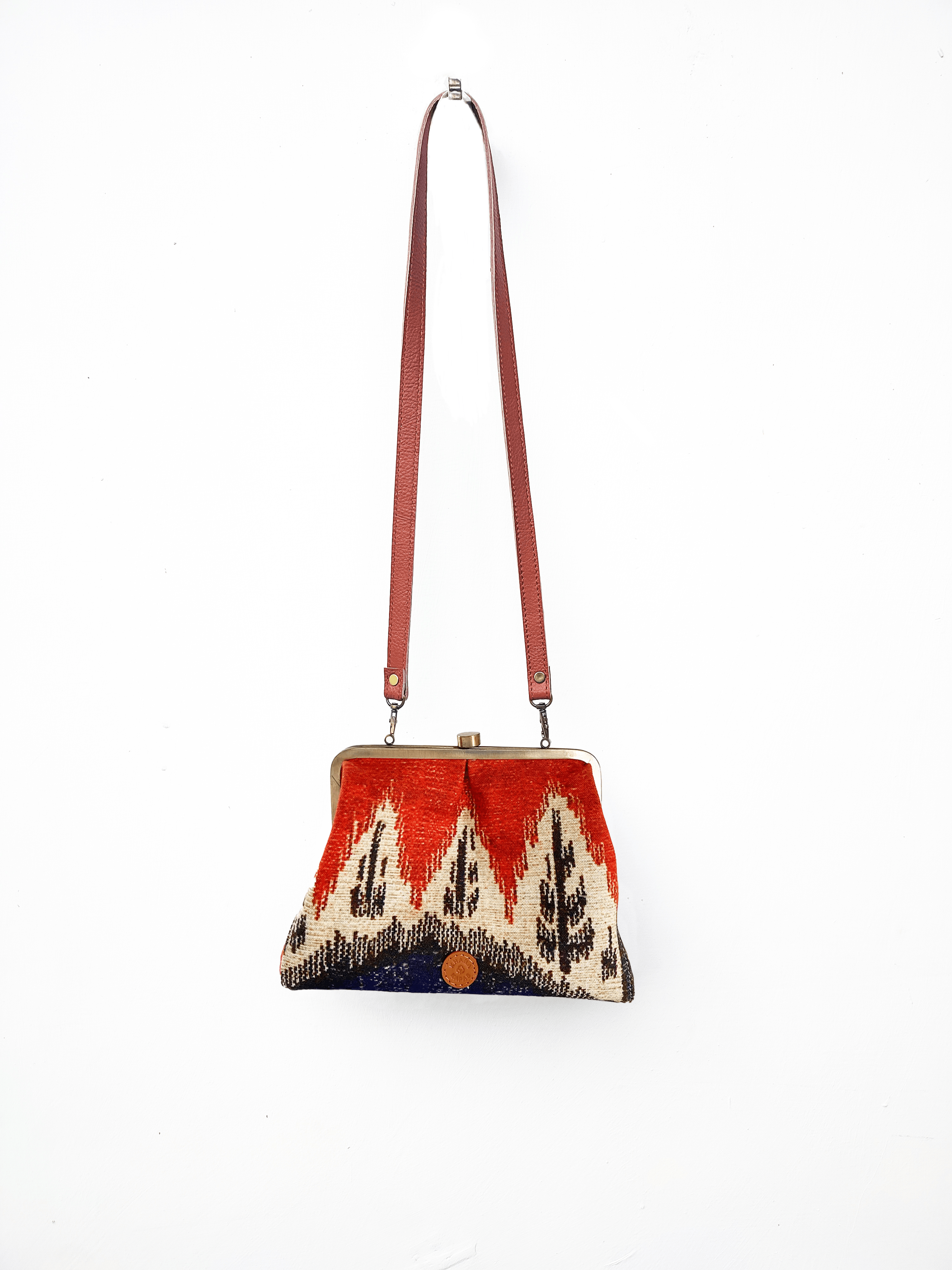 Lila clutch - Khara Kapas