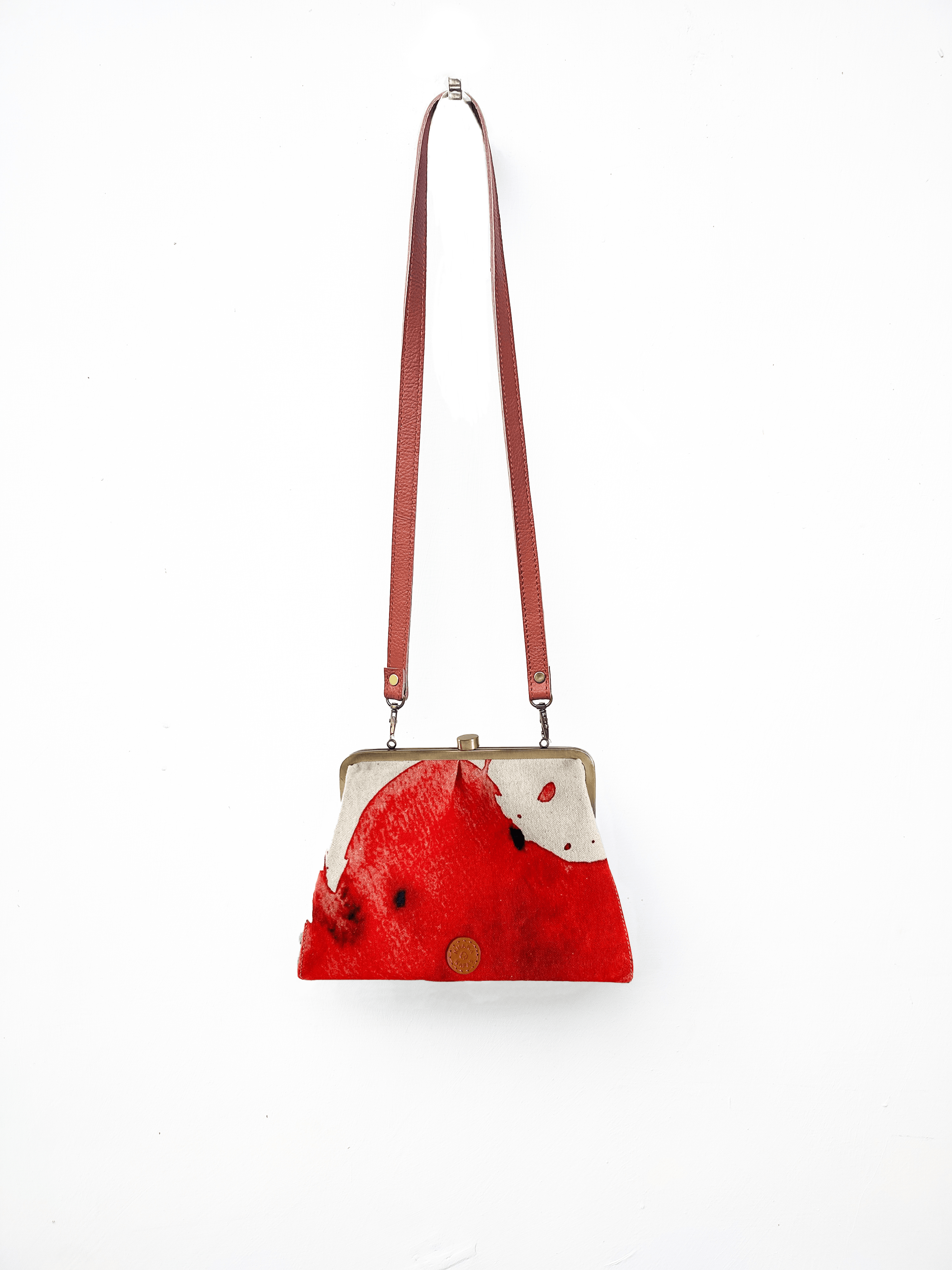 Venus clutch - Khara Kapas