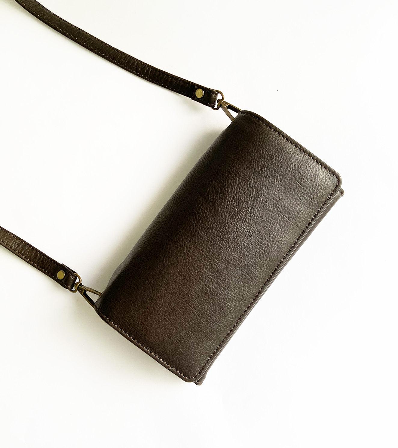 Coco sling wallet - Khara Kapas