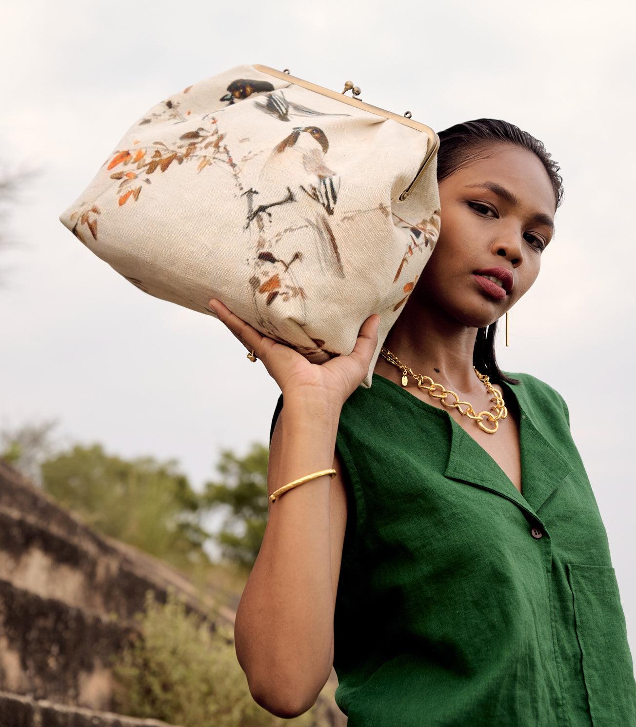 Humming zenith clutch - Khara Kapas