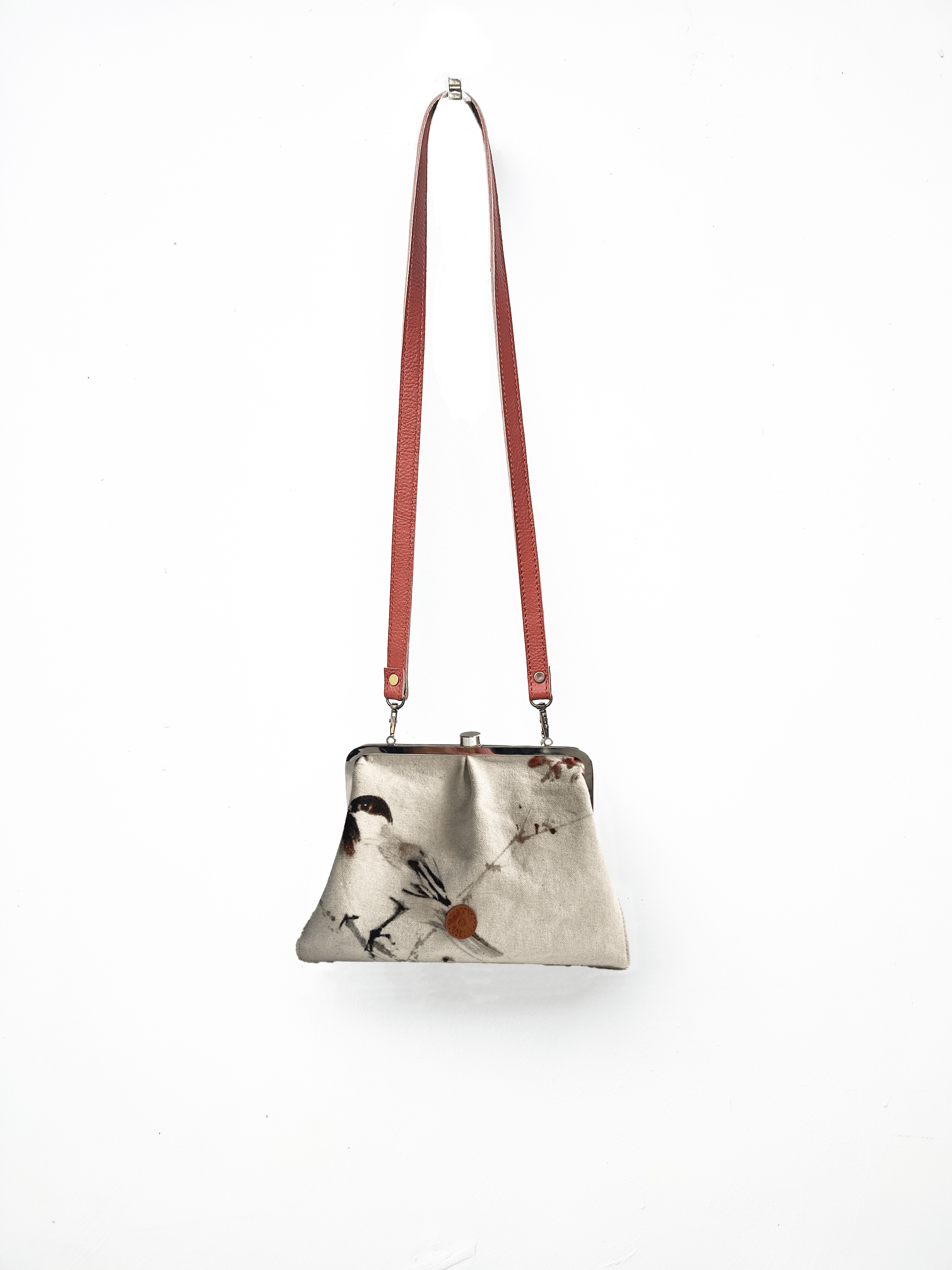 Humming bird clutch - Khara Kapas