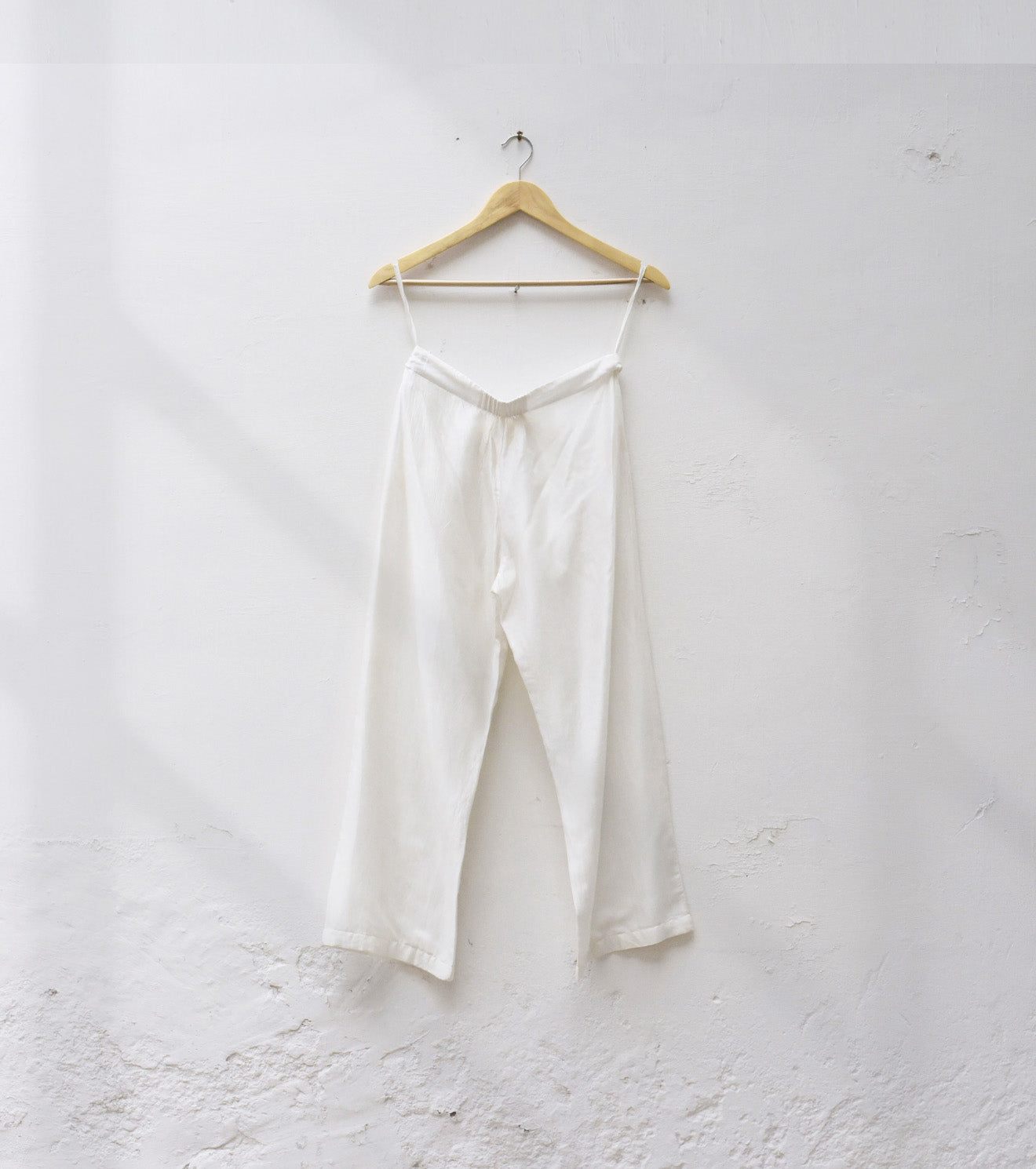 White slim pants