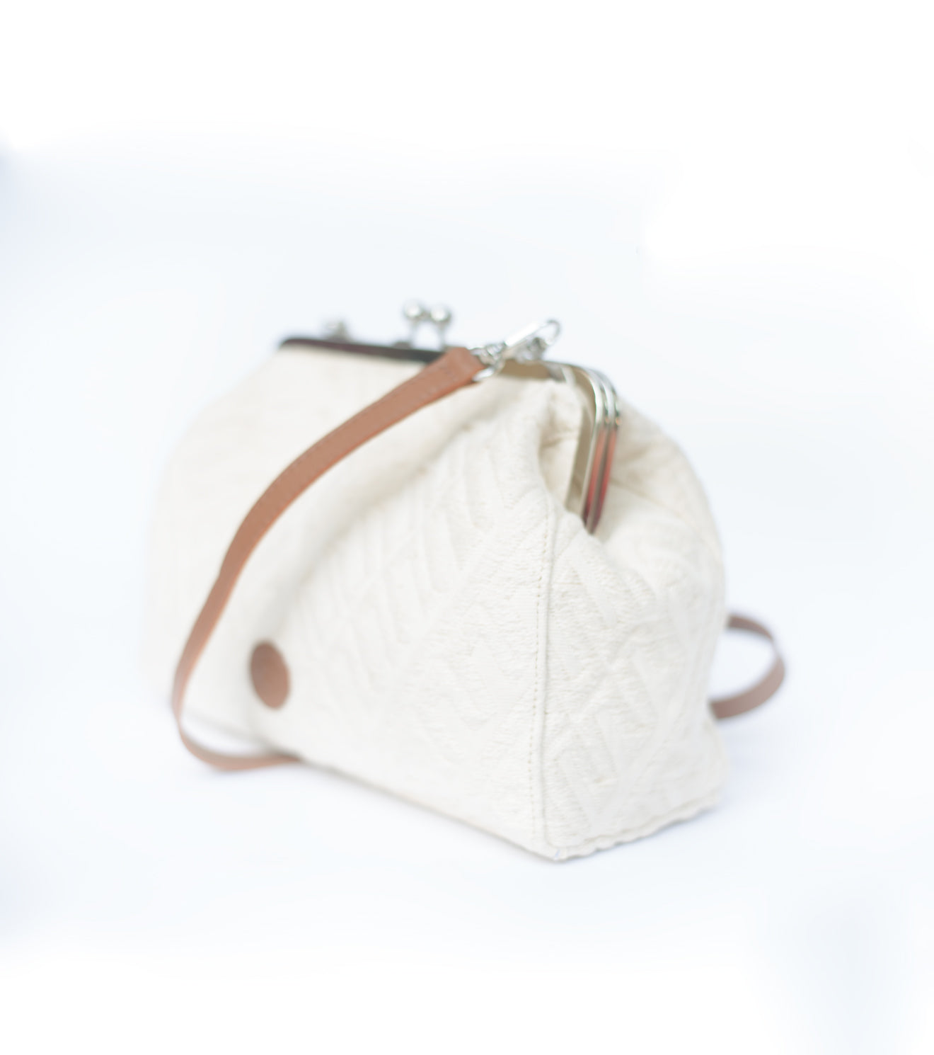 Cloudweave Hand Clutch