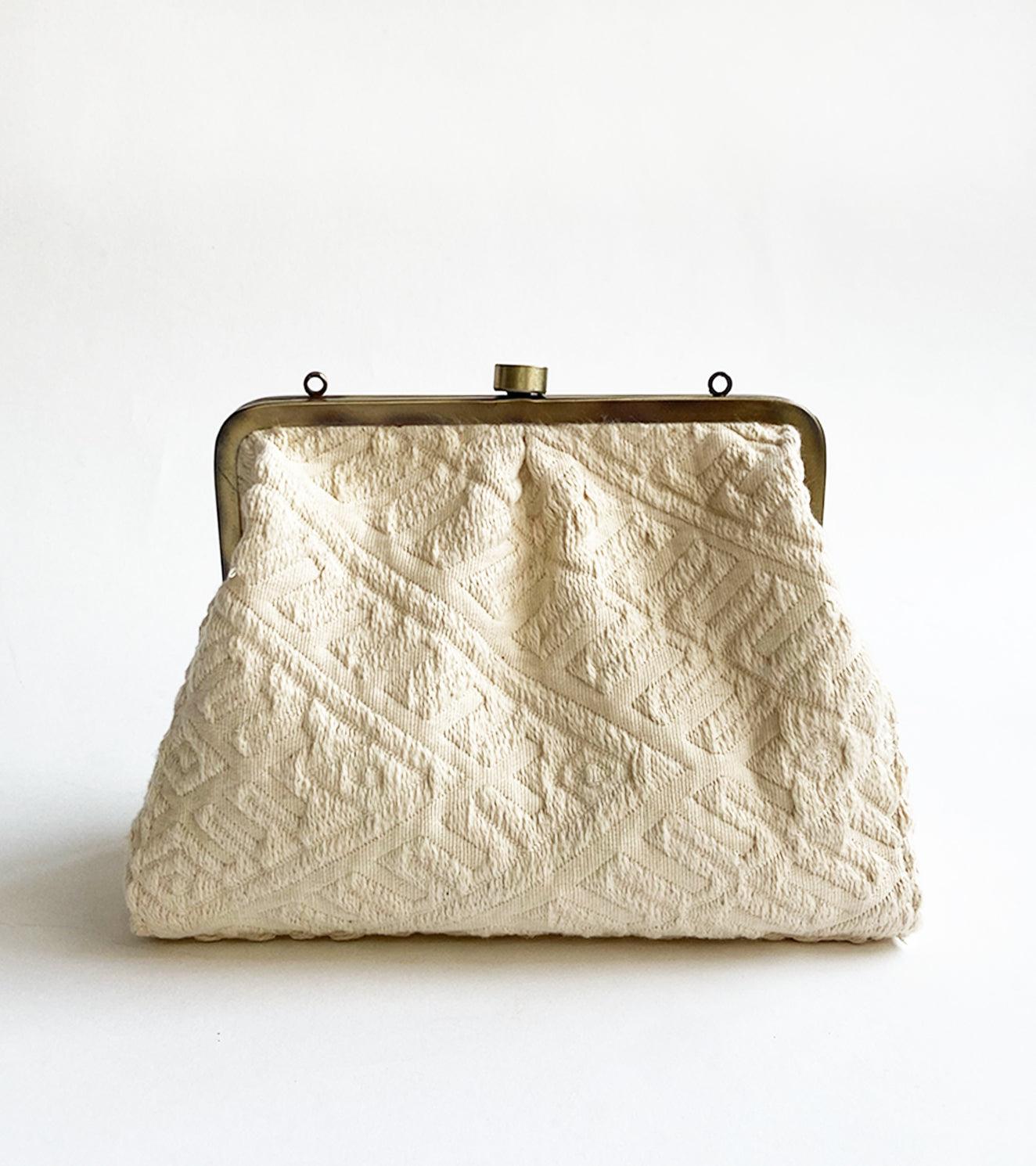 Egg shell clutch - Khara Kapas