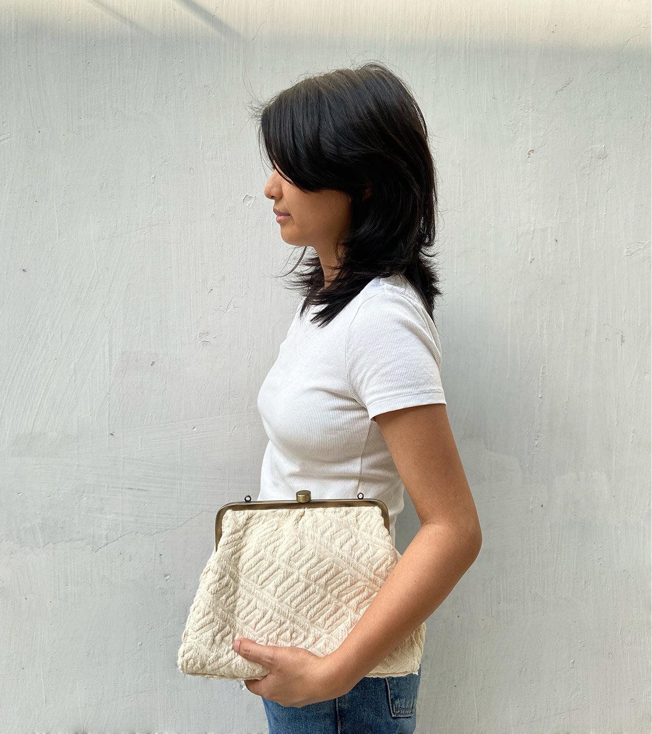 Egg shell clutch - Khara Kapas