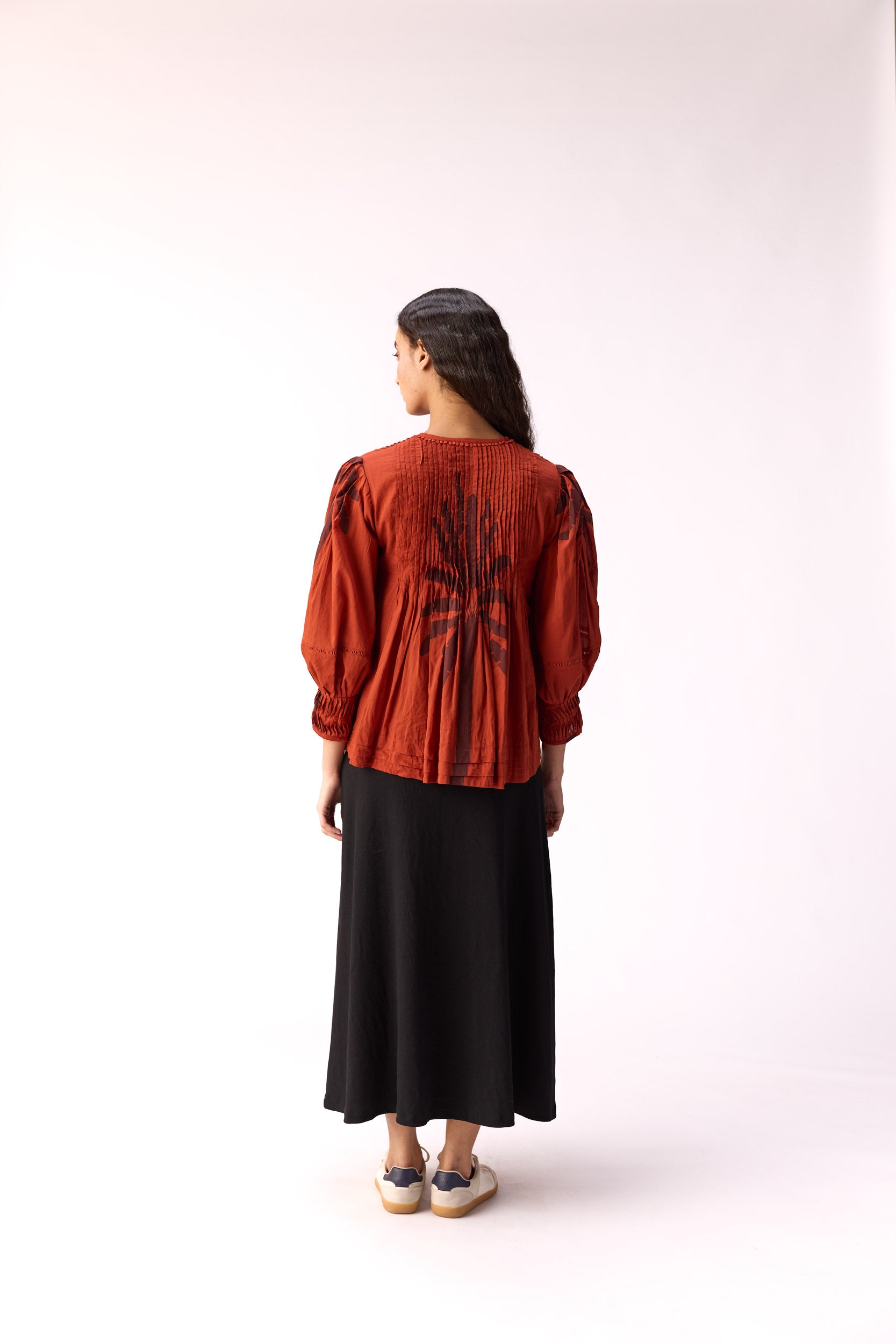 Scarlet Earth top