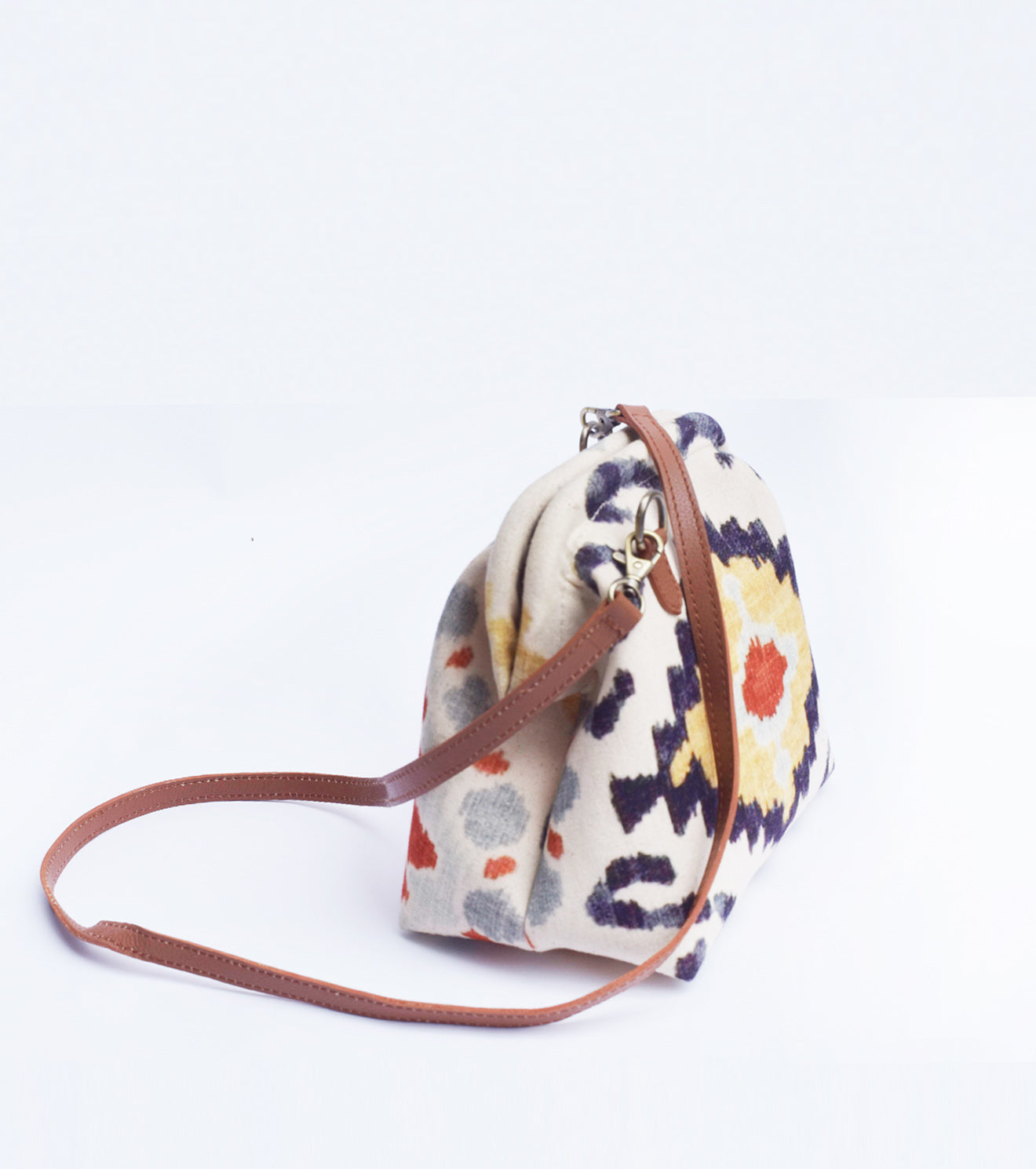 Matrix Ikat clutch