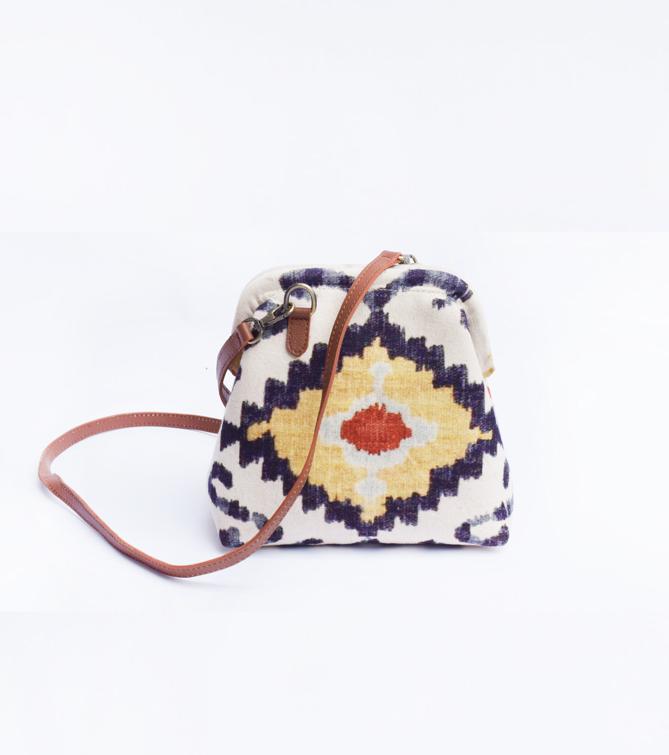 Matrix Ikat clutch