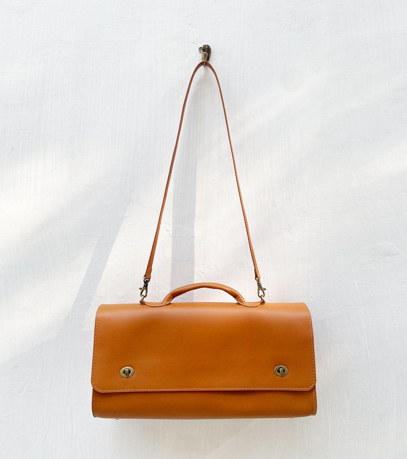 Fawn messenger bag - Khara Kapas