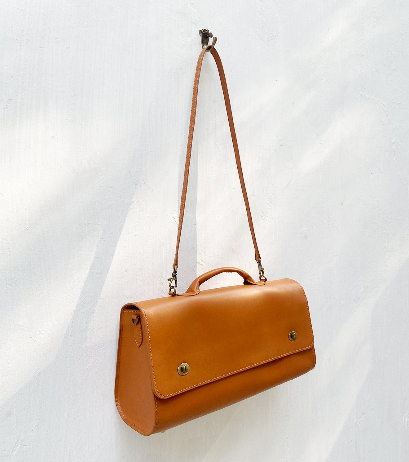 Fawn messenger bag - Khara Kapas