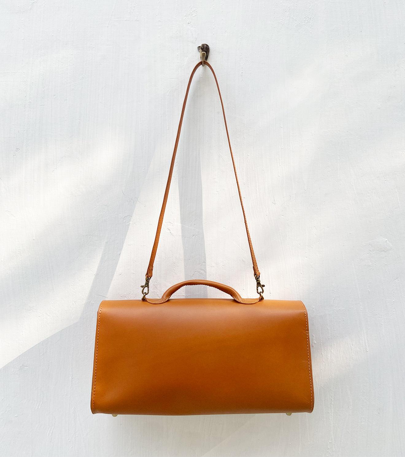 Fawn messenger bag - Khara Kapas
