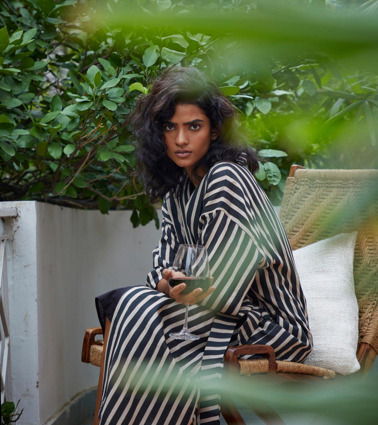 Smoke overlay robe - Khara Kapas